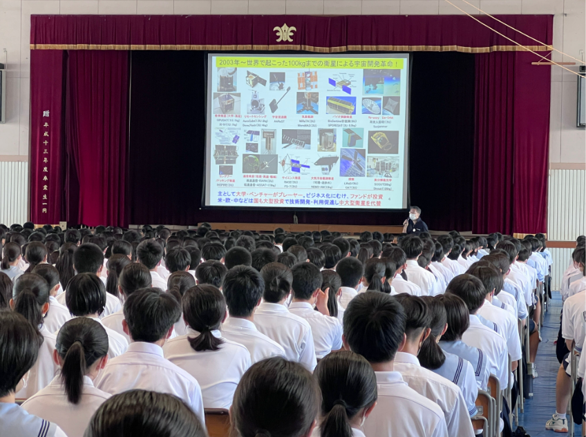 宇宙をテーマに岩手県花巻市を盛り上げることを目的とした「花巻スペースプロジェクト UP花巻」において、CanSatワークショップを実施しました