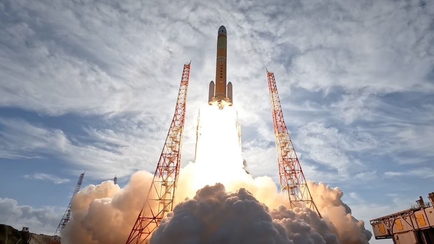 JAXA拡充プログラム(JAXA-SMASH)における 第1回目の輸送サービス事業者に選定。2025年度を前提にしたH3ロケットでの打上げを予定。