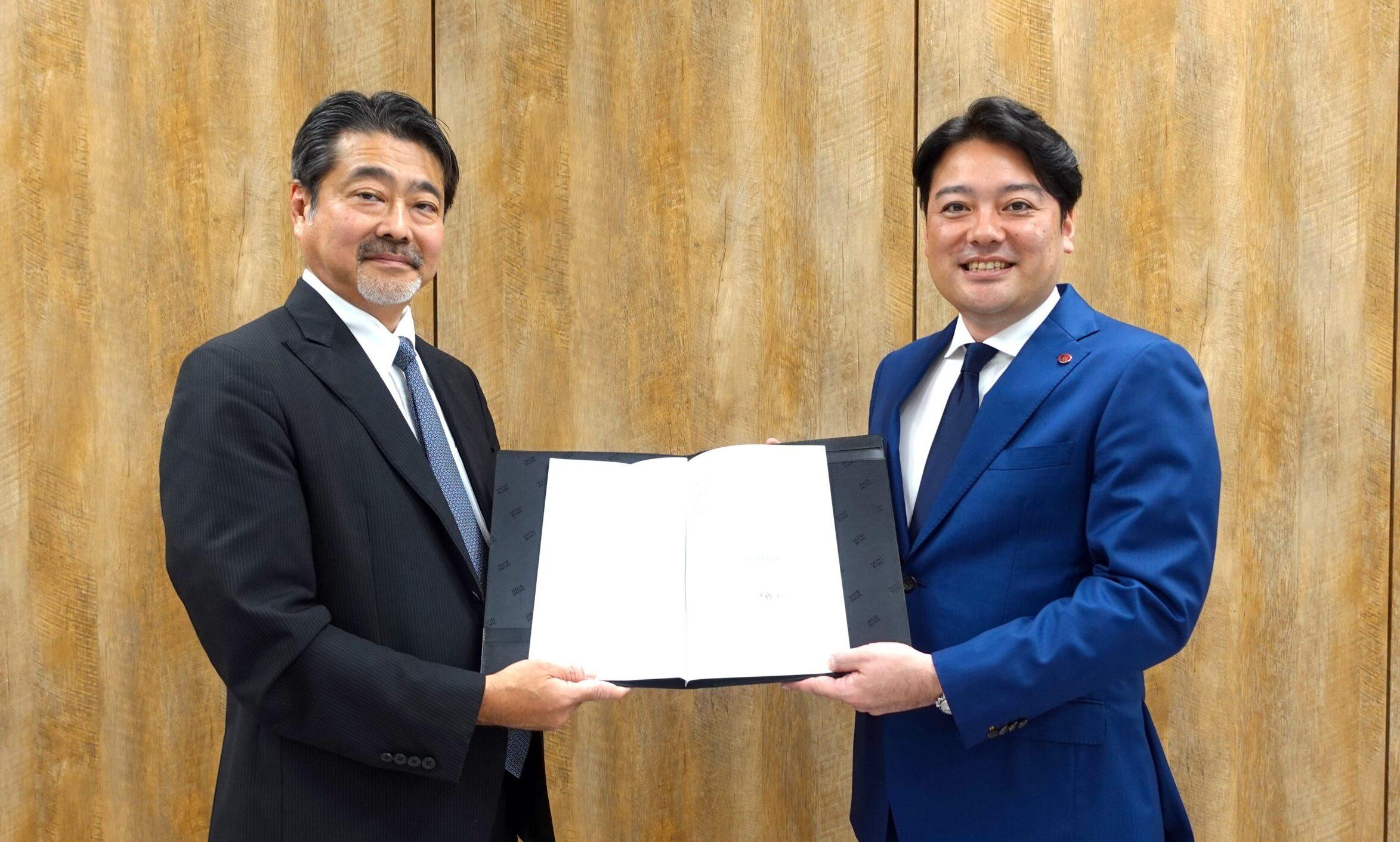 千代田化工 執行役員 伊藤 利之様(左)、Space BD 代表取締役社長 永崎 将利(右)