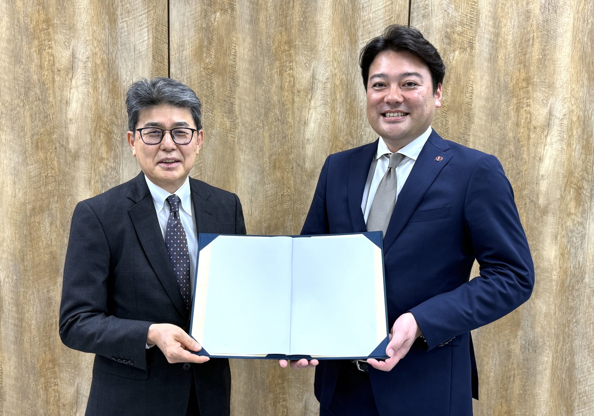 左:三菱HCキャピタル常務執行役員 経営企画本部長 竹内 和彦
右:Space BD 代表取締役社長 永崎 将利